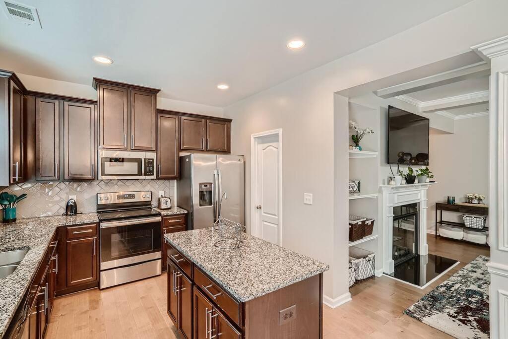 Collinsville Luxury Townhouse In Atlanta Suburbヴィラ エクステリア 写真